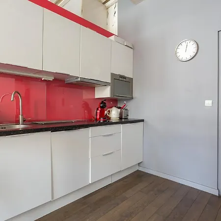 Large Renovated Studio *lyon 1st Arr* Apartment